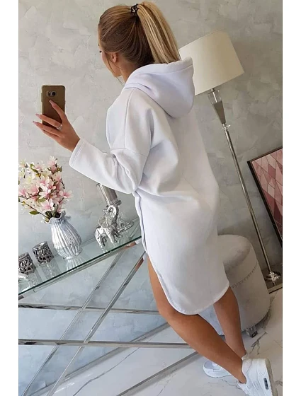 Šaty s kapucí a bočním rozparkem bílé