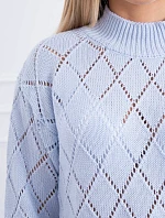 Svetr s polovičním rolákem a kosočtvercovým vzorem modrý
