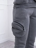 Zateplená souprava s ozdobnou kapsou grafitová melanž