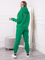 Hřejivá souprava s mikinou vázanou v dolní části zelené barvy