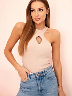 Dámská bezrukávová blůza s výstřihem a ozdobnou sponou bežová
