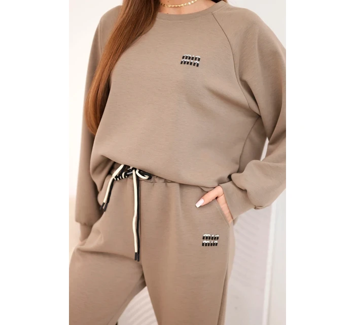 Dámský komplet z viskózy s mikinou a kalhotami fango masełkowy Dámský komplet z viskózy s mikinou a kalhotami fango masełkowy