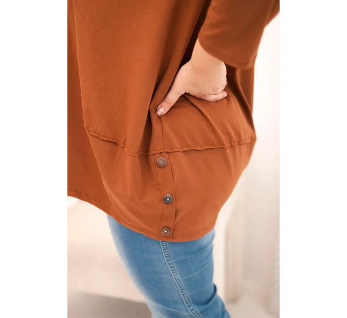 Dámská blůza Plus Size z bavlny s ozdobnými knoflíky a ohrnovacími rukávy camelová Dámská blůza Plus Size z bavlny s ozdobnými knoflíky a ohrnovacími rukávy camelová