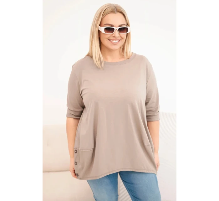 Dámská blůza Plus Size z bavlny s ozdobnými knoflíky a ohrnutými rukávy fango Dámská blůza Plus Size z bavlny s ozdobnými knoflíky a ohrnutými rukávy fango