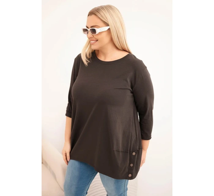Dámská blůza Plus Size z bavlny s ozdobnými knoflíky a ohrnutými rukávy hnědá Dámská blůza Plus Size z bavlny s ozdobnými knoflíky a ohrnutými rukávy hnědá