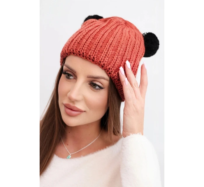Dámská zimní čepice pletená s bambulí model 21817795 - K-Fashion Dámská zimní čepice pletená s bambulí model 21817795 - K-Fashion