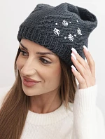 Dámská zimní čepice z vlny s ozdobnými aplikacemi K468 grafitová