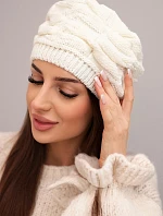 Dámská zimní čepice z vlny s ozdobným vzorem a kamínky K397 ecru