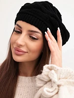 Dámská zimní čepice z vlny s ozdobným pletením a kamínky K397 černá