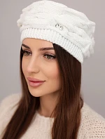 Dámská zimní čepice s ozdobným pletením a krystaly K398 bílá