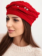 Dámská zimní čepice s ozdobným pletením a krystalky K398 červená