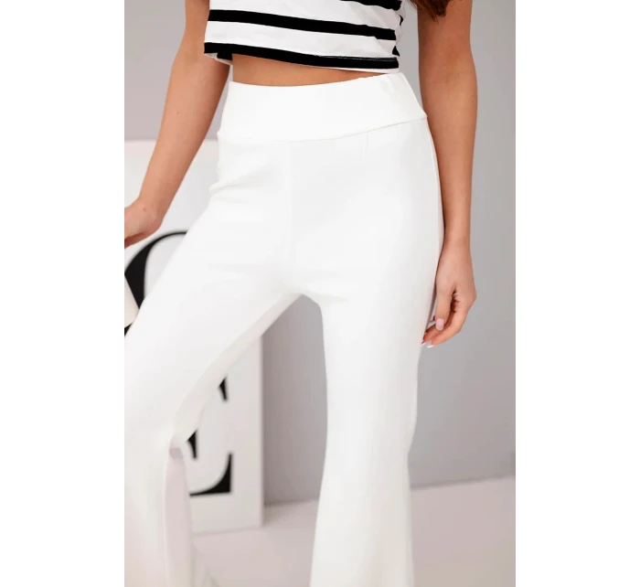 Dámské kalhoty máslíčko s rozšiřující se nohavicí ecru Dámské kalhoty máslíčko s rozšiřující se nohavicí ecru
