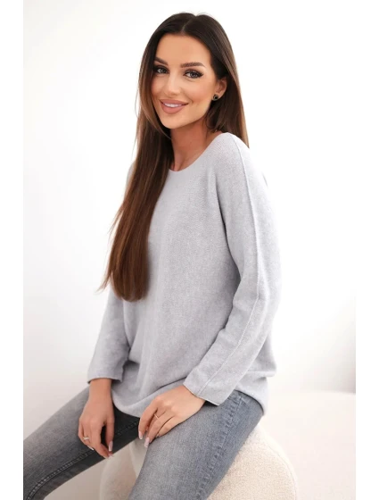 Dámský svetr z viskózy s dlouhým rukávem a kulatým výstřihem světle šedý Dámský svetr z viskózy s dlouhým rukávem a kulatým výstřihem světle šedý