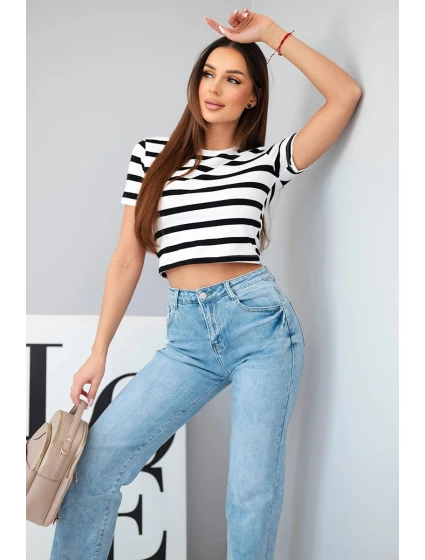 Dámské džíny s širokou nohavicí a vysokým pasem Dámské džíny s širokou nohavicí a vysokým pasem