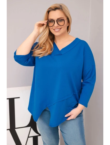 Dámská bavlněná blůza Plus Size s hlubokým V výstřihem a asymetrickým spodním lemem chabrová Dámská bavlněná blůza Plus Size s hlubokým V výstřihem a asymetrickým spodním lemem chabrová