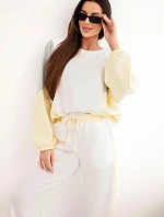 Dámská souprava máslo s volnou mikinou a kalhotami s širokým nohavicí žlutý