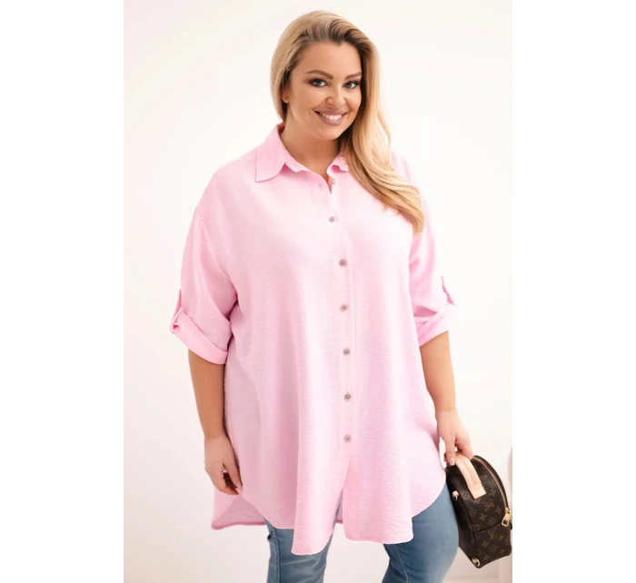 Dámská košile Plus Size z viskózy s delším zadním dílem model 21924527 růžová - K-Fashion Dámská košile Plus Size z viskózy s delším zadním dílem model 21924527 růžová - K-Fashion