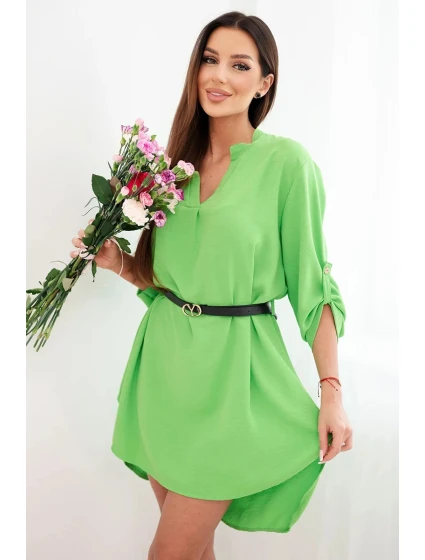 Šaty s delšími zády a páskem pistáciová Šaty s delšími zády a páskem pistáciová