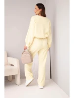Dámský komplet máslová mikina s broží a kalhoty s rovnými nohavicemi citronový Dámský komplet máslová mikina s broží a kalhoty s rovnými nohavicemi citronový