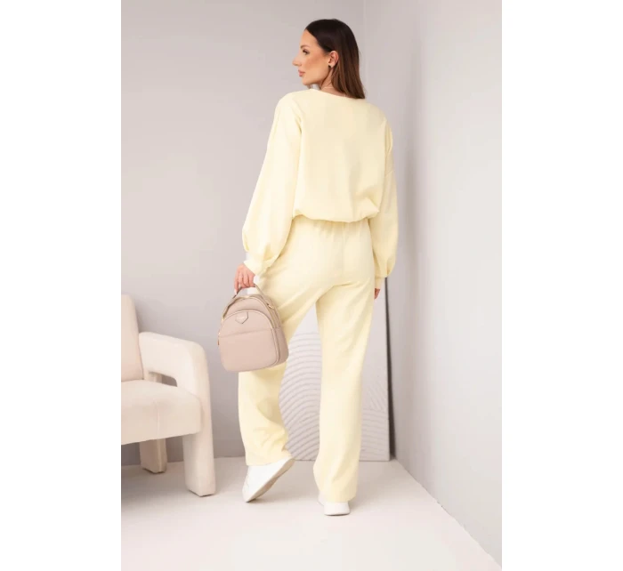 Dámský komplet máslová mikina s broží a kalhoty s rovnými nohavicemi citronový Dámský komplet máslová mikina s broží a kalhoty s rovnými nohavicemi citronový
