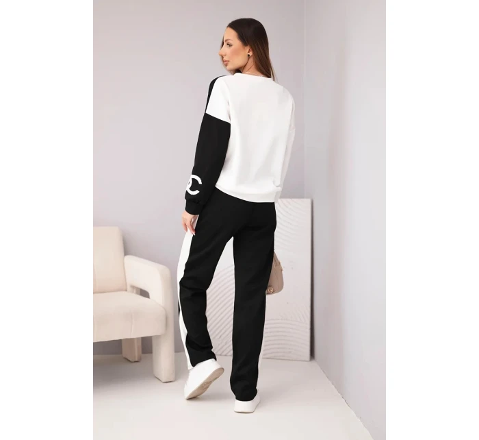 Dámský souprava s oversized mikinou a rovnými kalhotami model 21951967 - K-Fashion Dámský souprava s oversized mikinou a rovnými kalhotami model 21951967 - K-Fashion
