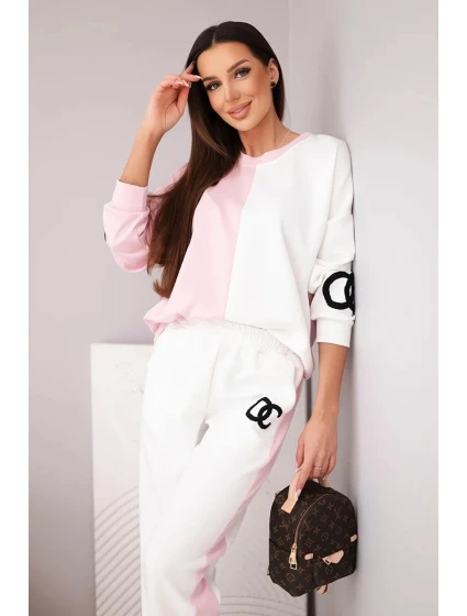Dámský teplákový komplet Masełko dvoubarevný s oversized mikinou a rovnými kalhotami pudrově růžový+bílý Dámský teplákový komplet Masełko dvoubarevný s oversized mikinou a rovnými kalhotami pudrově růžový+bílý