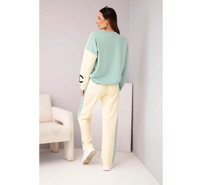 Dámský teplákový komplet s oversized mikinou a rovnými kalhotami tmavě model 21951991 - K-Fashion Dámský teplákový komplet s oversized mikinou a rovnými kalhotami tmavě model 21951991 - K-Fashion