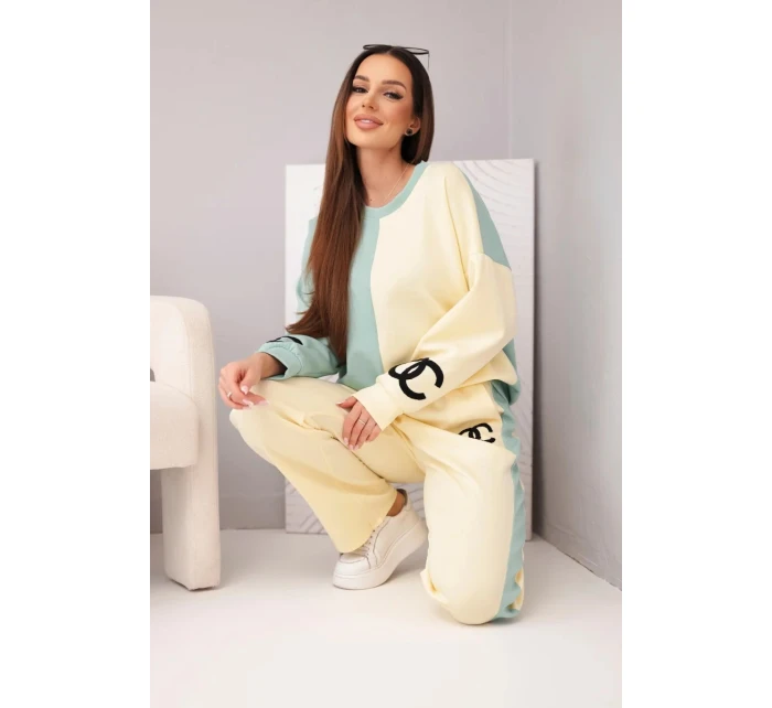 Dámský teplákový komplet s oversized mikinou a rovnými kalhotami tmavě model 21951991 - K-Fashion Dámský teplákový komplet s oversized mikinou a rovnými kalhotami tmavě model 21951991 - K-Fashion