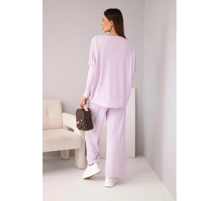Dámská souprava z viskózy s volnou blůzou a kalhotami světle fialová Dámská souprava z viskózy s volnou blůzou a kalhotami světle fialová