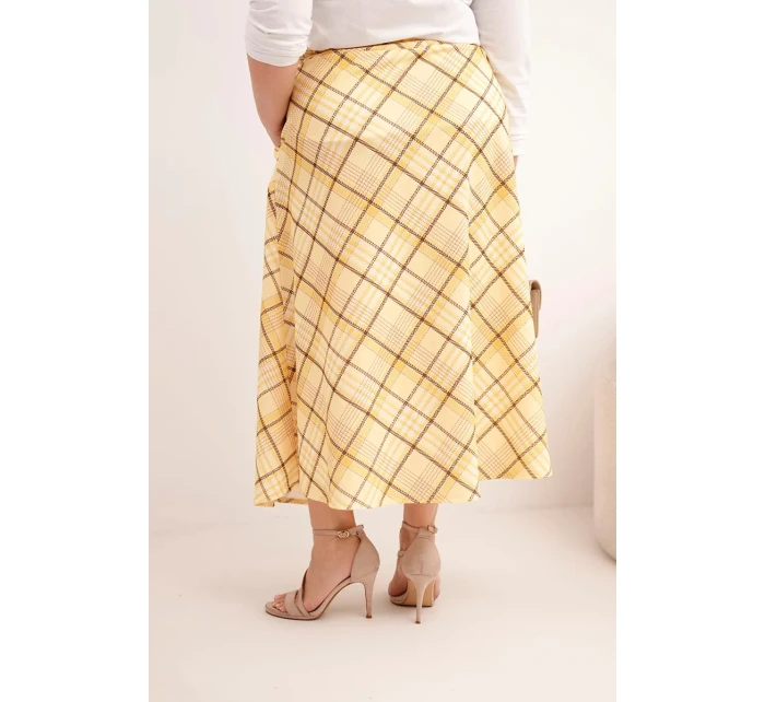 Dámská sukně Plus Size s širokým lemem v model 21959132 vzoru žlutá - K-Fashion Dámská sukně Plus Size s širokým lemem v model 21959132 vzoru žlutá - K-Fashion