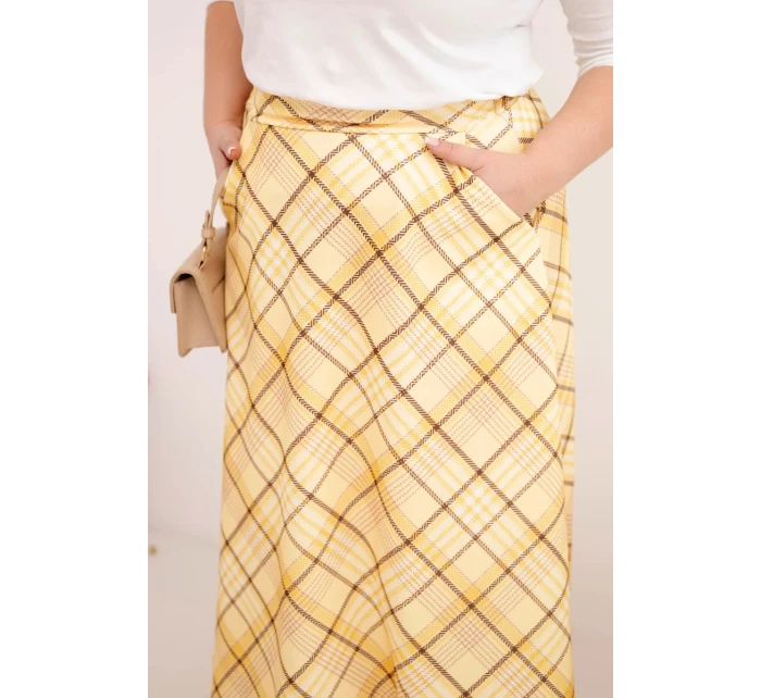Dámská sukně Plus Size s širokým lemem v model 21959132 vzoru žlutá - K-Fashion Dámská sukně Plus Size s širokým lemem v model 21959132 vzoru žlutá - K-Fashion