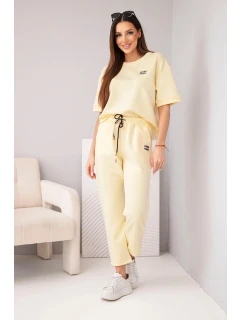 Dámský viskózový komplet s krátkým rukávem a kalhotami s ohrnutým spodním lemem žlutý