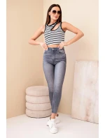 Dámský žebrovaný pruhovaný top bez rukávů s průstřihem černá