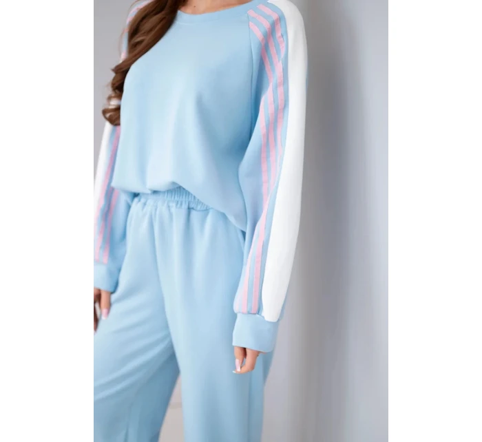 Dámský komplet máslový s lampasem a model 22015442 lemem modrý - K-Fashion Dámský komplet máslový s lampasem a model 22015442 lemem modrý - K-Fashion