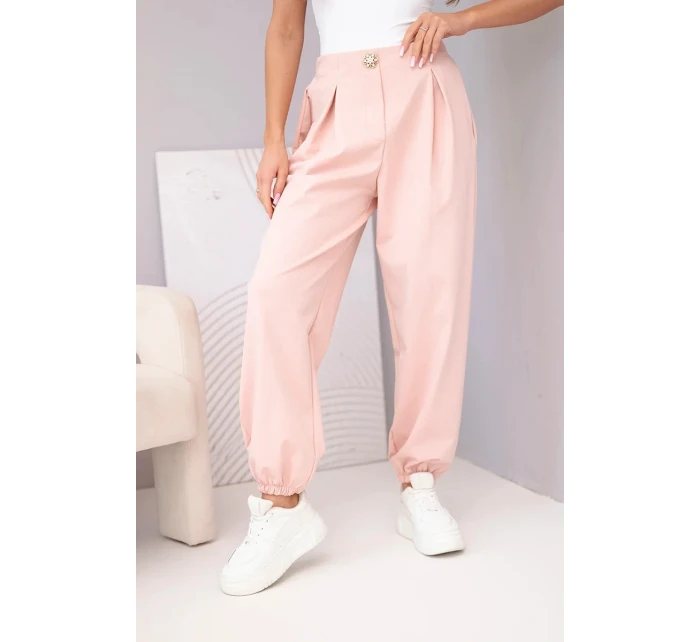 Dámské bavlněné kalhoty s vysokým pasem a ozdobným knoflíkem tmavě pudrově růžové Dámské bavlněné kalhoty s vysokým pasem a ozdobným knoflíkem tmavě pudrově růžové