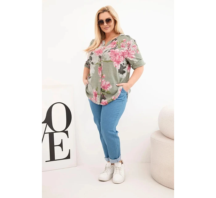 Dámská bavlněná halenka Plus Size s výstřihem do V v květinovém vzoru khaki Dámská bavlněná halenka Plus Size s výstřihem do V v květinovém vzoru khaki