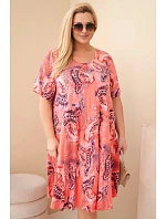Dámské viskózové šaty Plus Size s krátkým rukávem a paisley střihem malinová