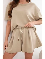Dámský viskózový komplet s  top s krátkým rukávem a kraťasy s vysokým pasem camelový model 22077196 - K-Fashion
