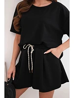 Dámský viskózový komplet v máslové model 22077198 s krátkým rukávem a kraťasy s vysokým pasem černý - K-Fashion