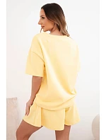 Dámský komplet z viskózy model 22077200 s krátkým rukávem a kraťasy s vysokým pasem žlutý - K-Fashion