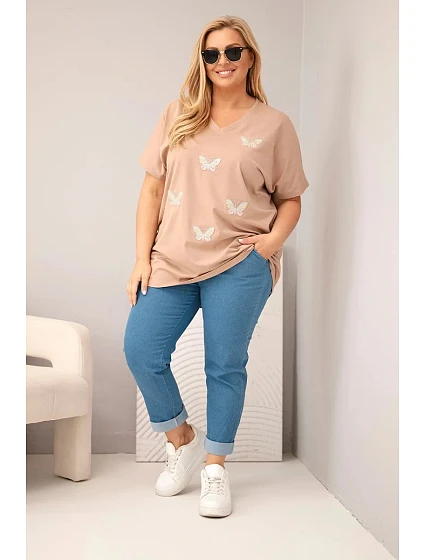 Dámská bavlněná halenka Plus Size s model 22185737 camelová - K-Fashion Dámská bavlněná halenka Plus Size s model 22185737 camelová - K-Fashion