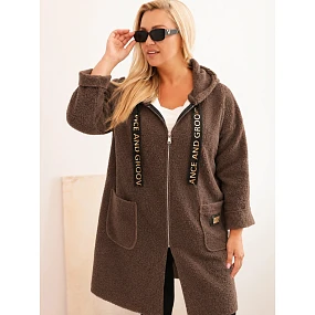 Dámský kabát Plus Size z umělé model 22324421 látky s kapucí a kapsami švestkový - K-Fashion Dámský kabát Plus Size z umělé model 22324421 látky s kapucí a kapsami švestkový - K-Fashion