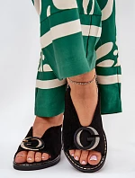 Elegantní Dámské Sandály S Zlatou Ozdobou Na Plochém Podpatku Černé S.Barski KV27-053