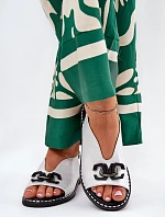 Sandály Na Ploché Podpatky S Dekorací Eko Kůže Stříbrné Tillireta