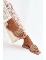 Dámské pantofle na nízkém podpatku s přezkou béžové model 21900564 - Boto