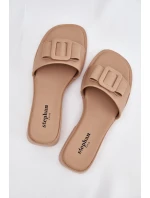 Dámské pantofle na nízkém podpatku s přezkou béžové model 21900564 - Boto