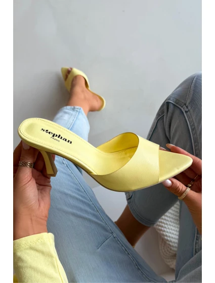 Lakované dámské nazouváky na podpatku Žluté Lirissa Lakované dámské nazouváky na podpatku Žluté Lirissa