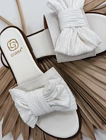 Dámské pantofle na ploché podrážce s mašlí bílé Amivelle