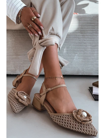Dámské sandály na klínku s ozdobným detailem tmavě béžové Vionessa Dámské sandály na klínku s ozdobným detailem tmavě béžové Vionessa