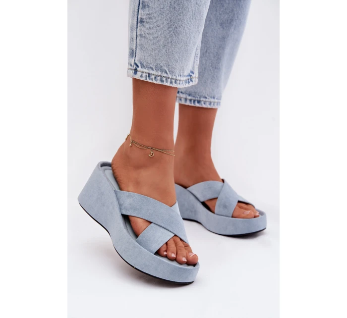 Dámské nazouváky na platformě z eko semiše modré Calorine Dámské nazouváky na platformě z eko semiše modré Calorine